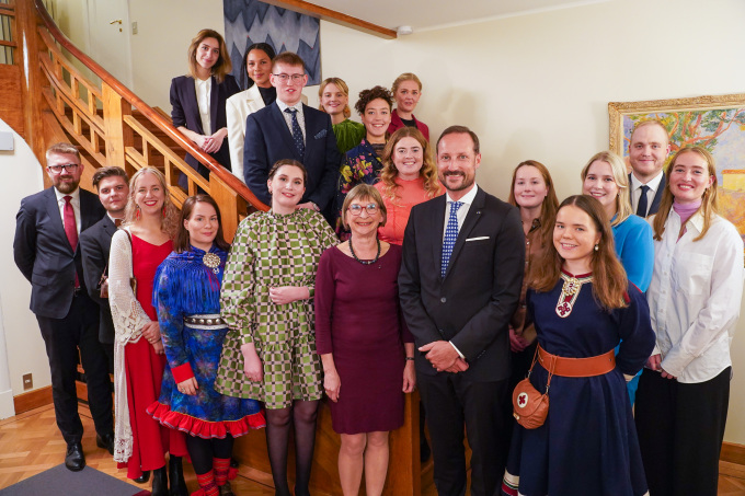 Kronprinsen deltok på en middag i den norske residensen med unge stemmer fra Island og Norge. Foto: Liv Anette Luane, Det kongelige hoff
